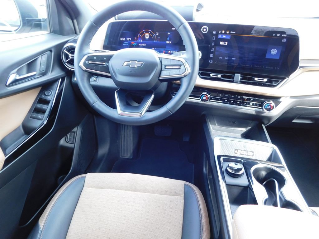 Used 2025 Chevrolet Equinox ACTIV w/ Safety and Technology Package image 16