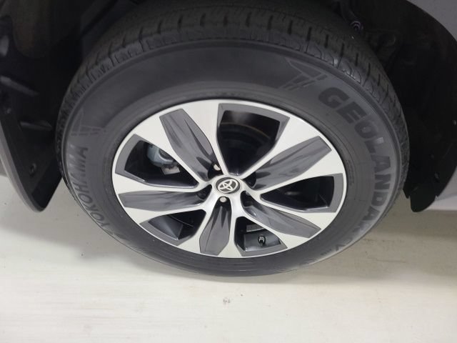 Used 2022 Toyota Highlander XLE FWD image 39