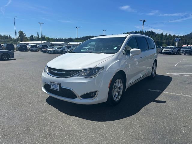 Used 2018 Chrysler Pacifica Touring-L Plus FWD image 6