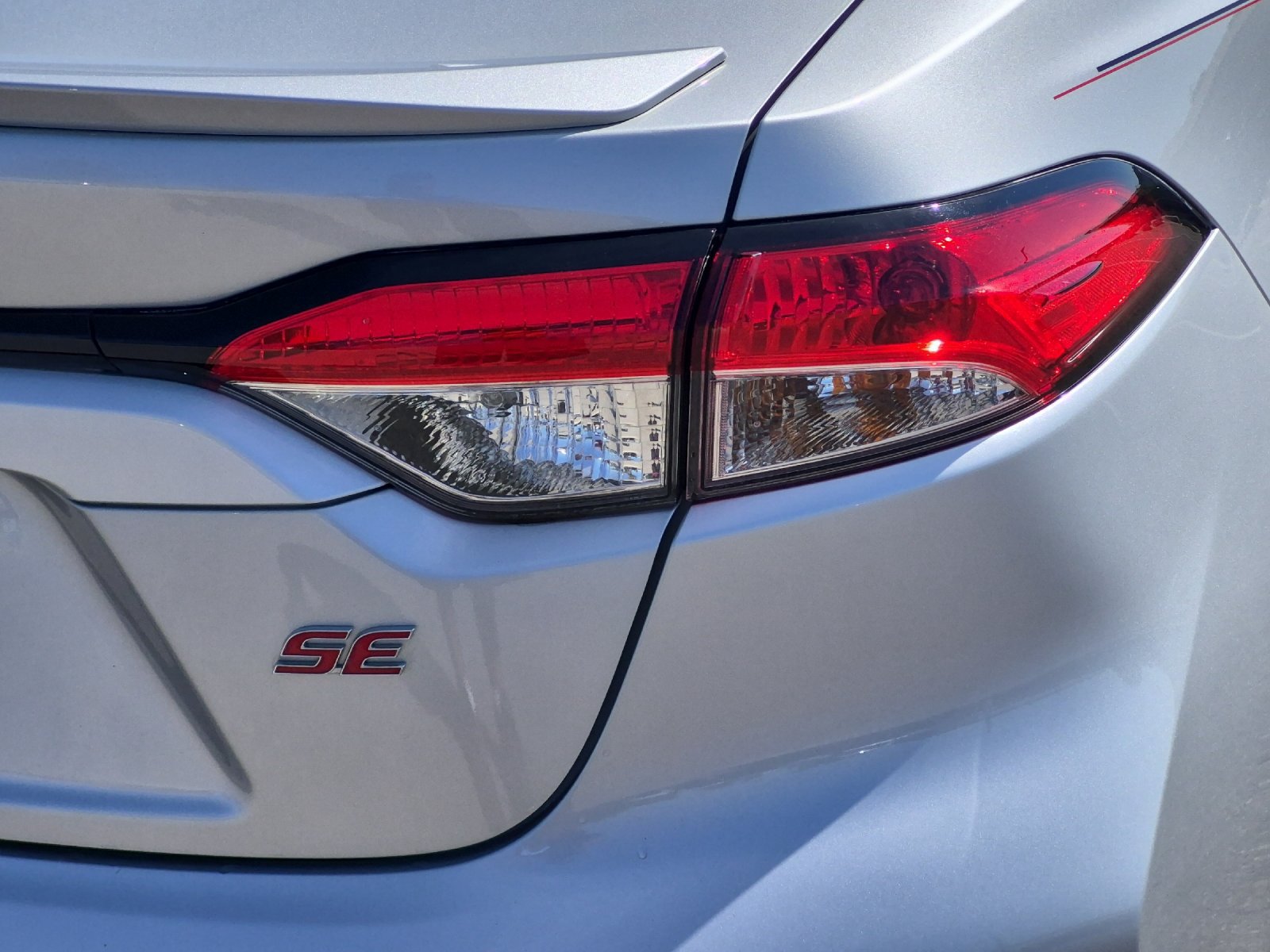 Used 2024 Toyota Corolla SE w/ SE Premium Package FWD image 24