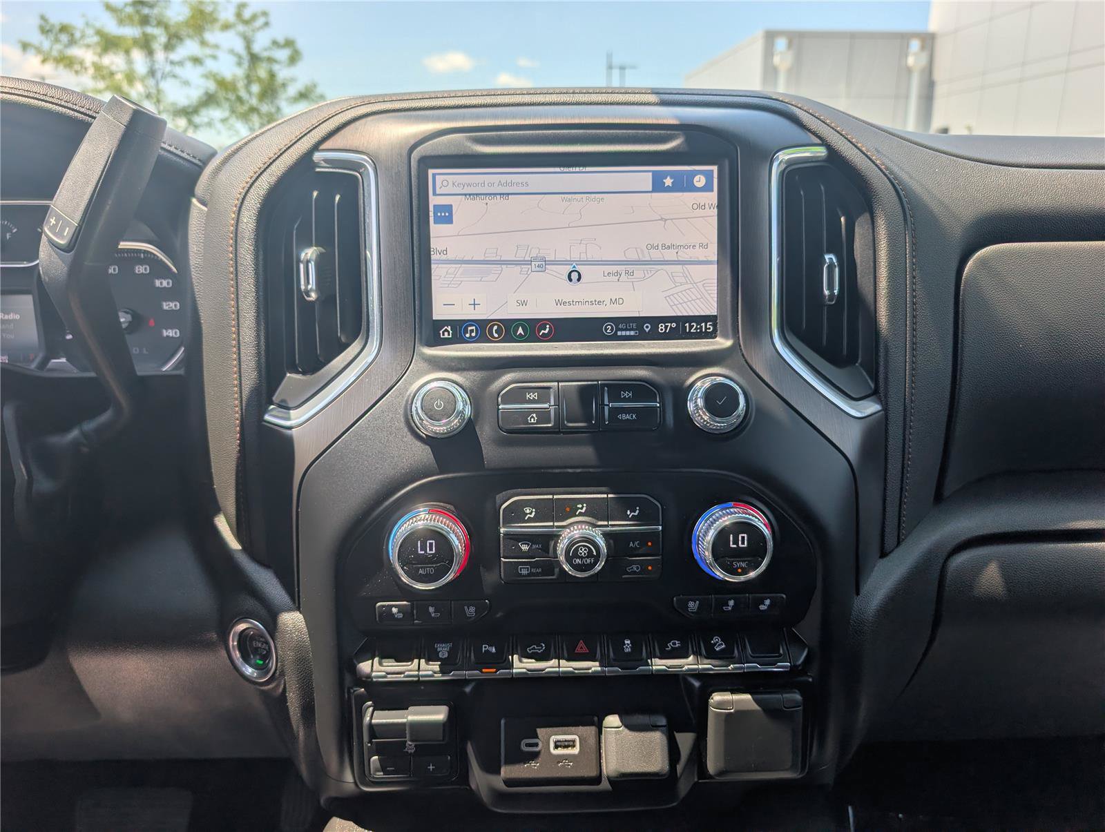 Used 2023 GMC Sierra 2500 AT4 w/ AT4 Preferred Package AWD/4WD image 19
