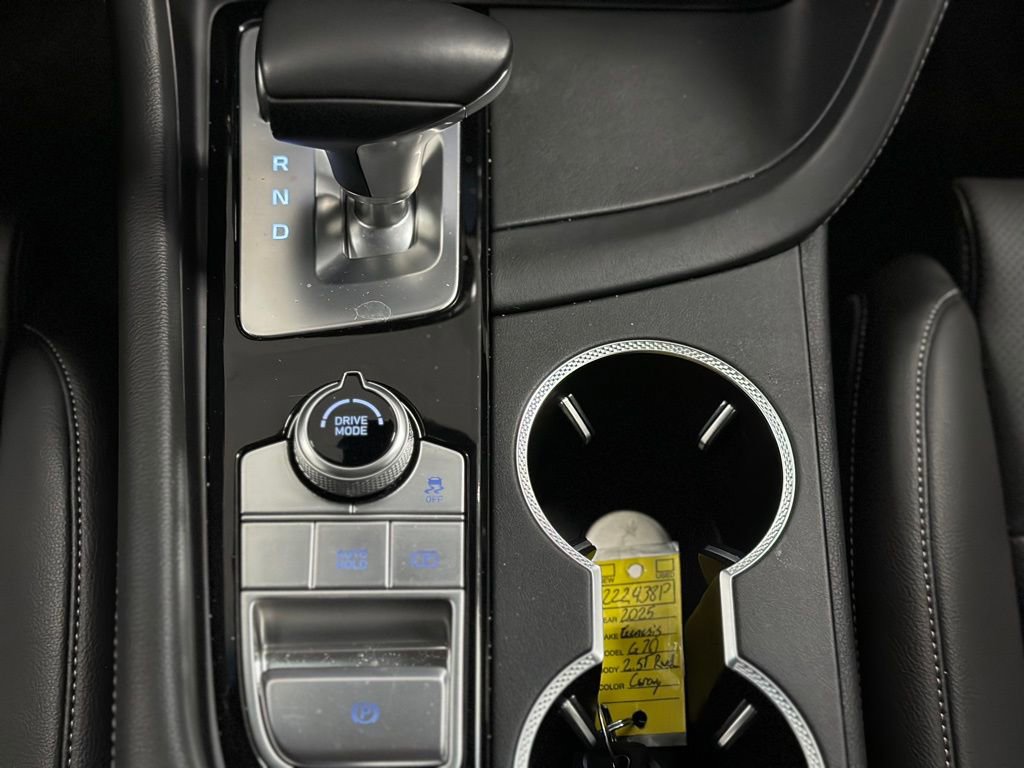 Used 2025 Genesis G70 2.5T image 19