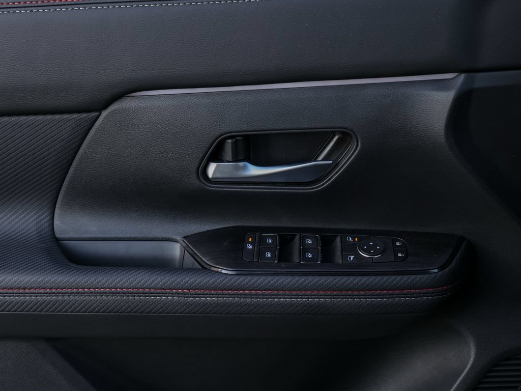 New 2026 Nissan Kicks SR FWD image 24