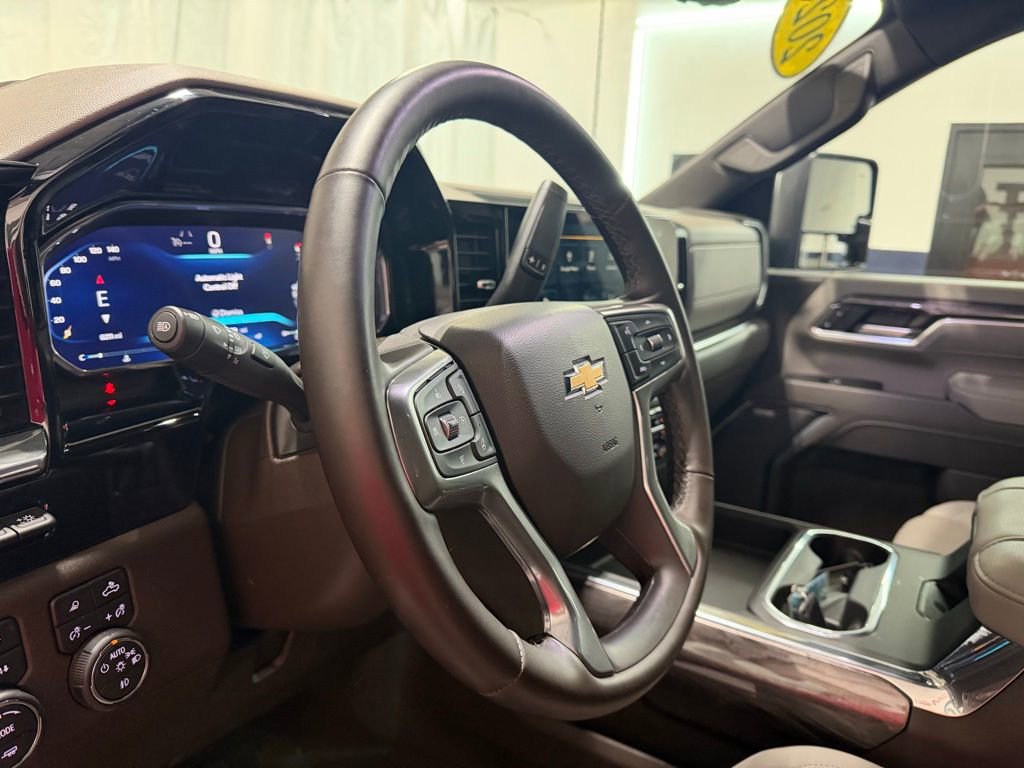 Used 2026 Chevrolet Silverado 2500 LTZ w/ LTZ Premium Package image 18