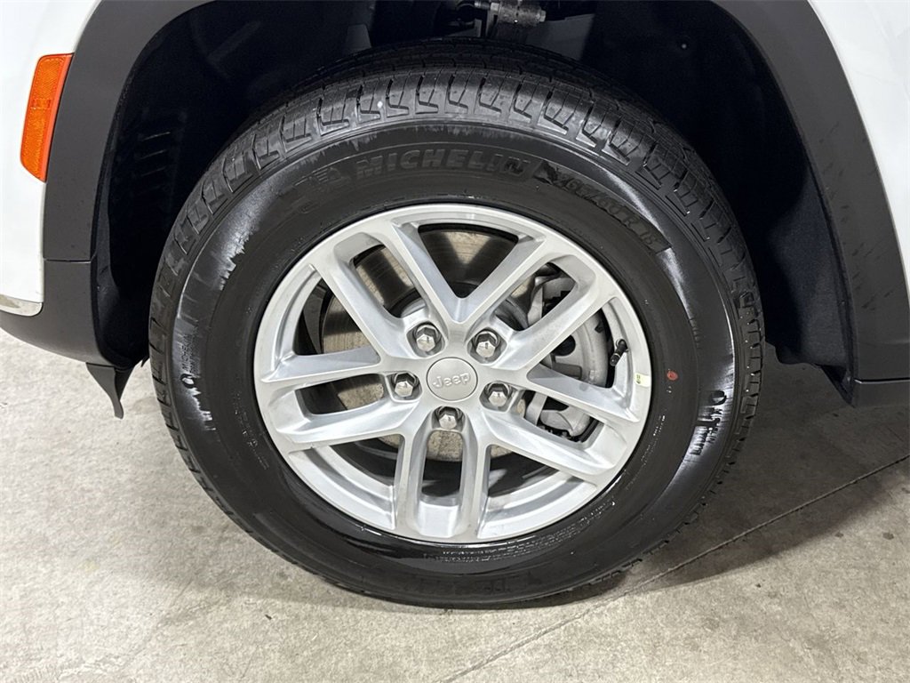 New 2025 Jeep Grand Cherokee L Laredo w/ Luxury Tech Group I image 26