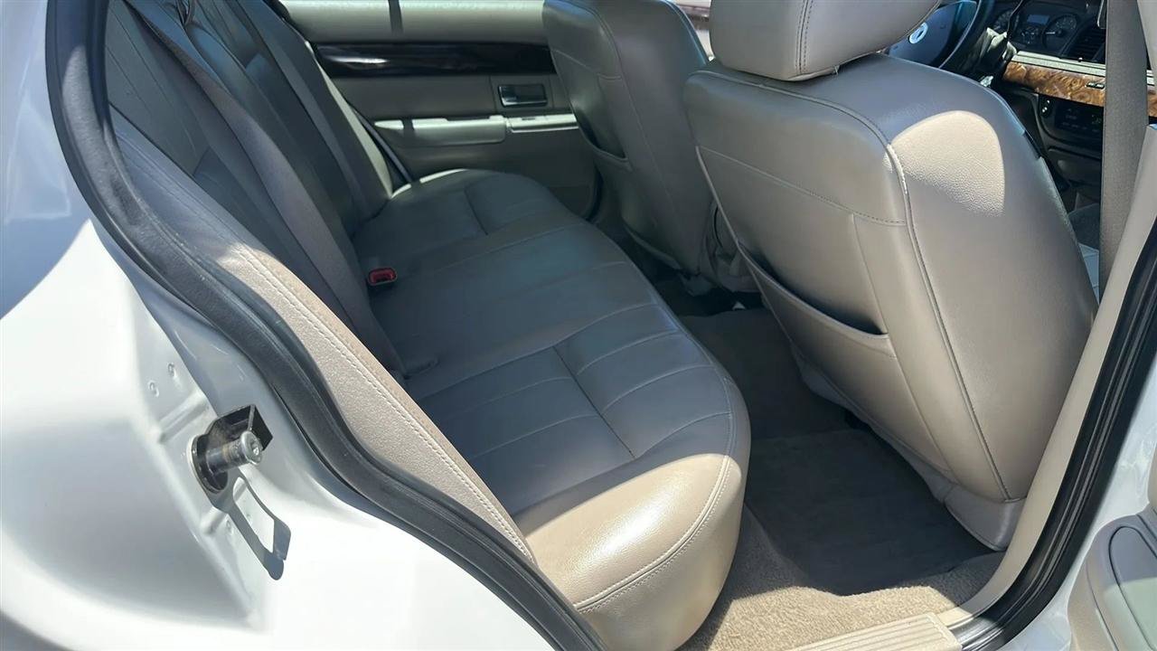 Used 2011 Mercury Grand Marquis LS RWD image 30