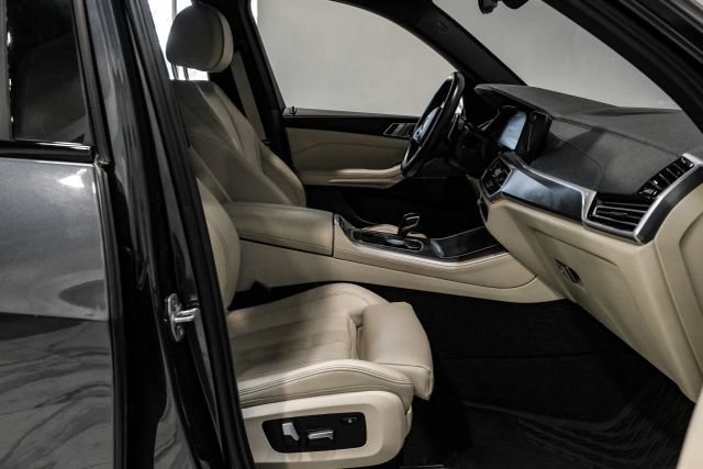 Used 2022 BMW X5 xDrive40i w/ M Sport Package AWD/4WD image 32