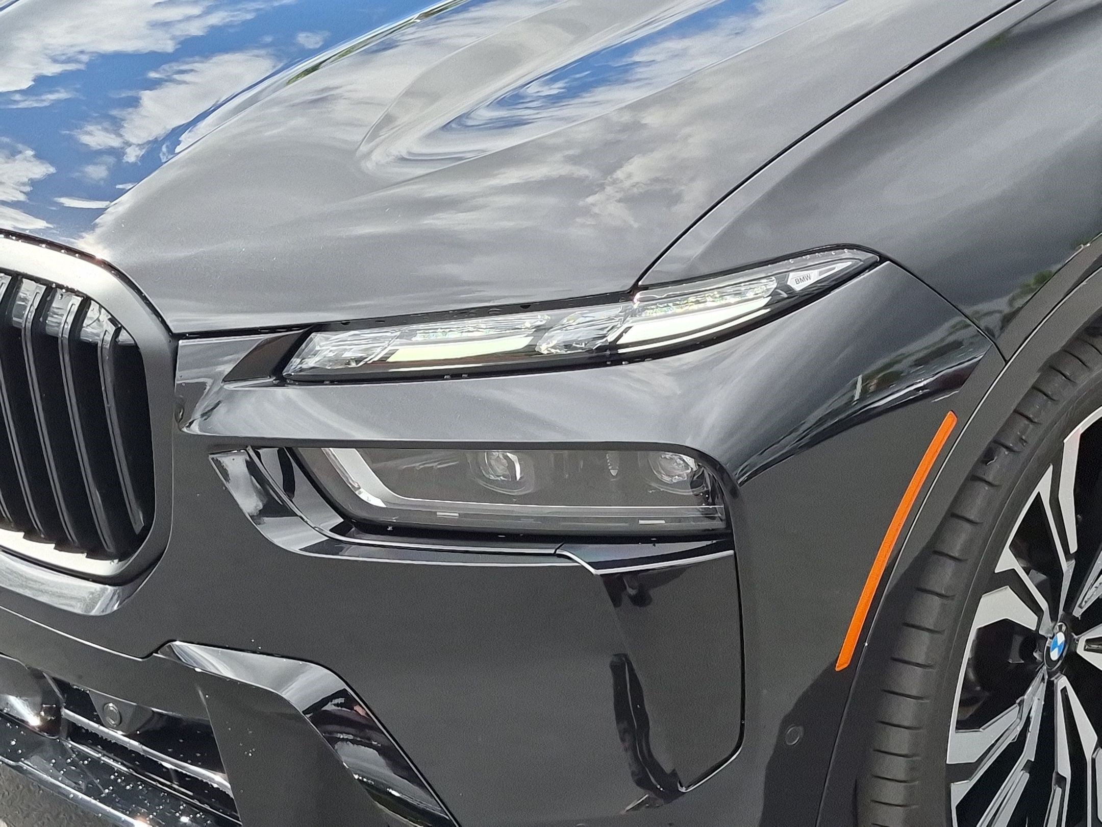 Certified 2026 BMW X7 xDrive40i w/ Executive Package AWD/4WD image 6