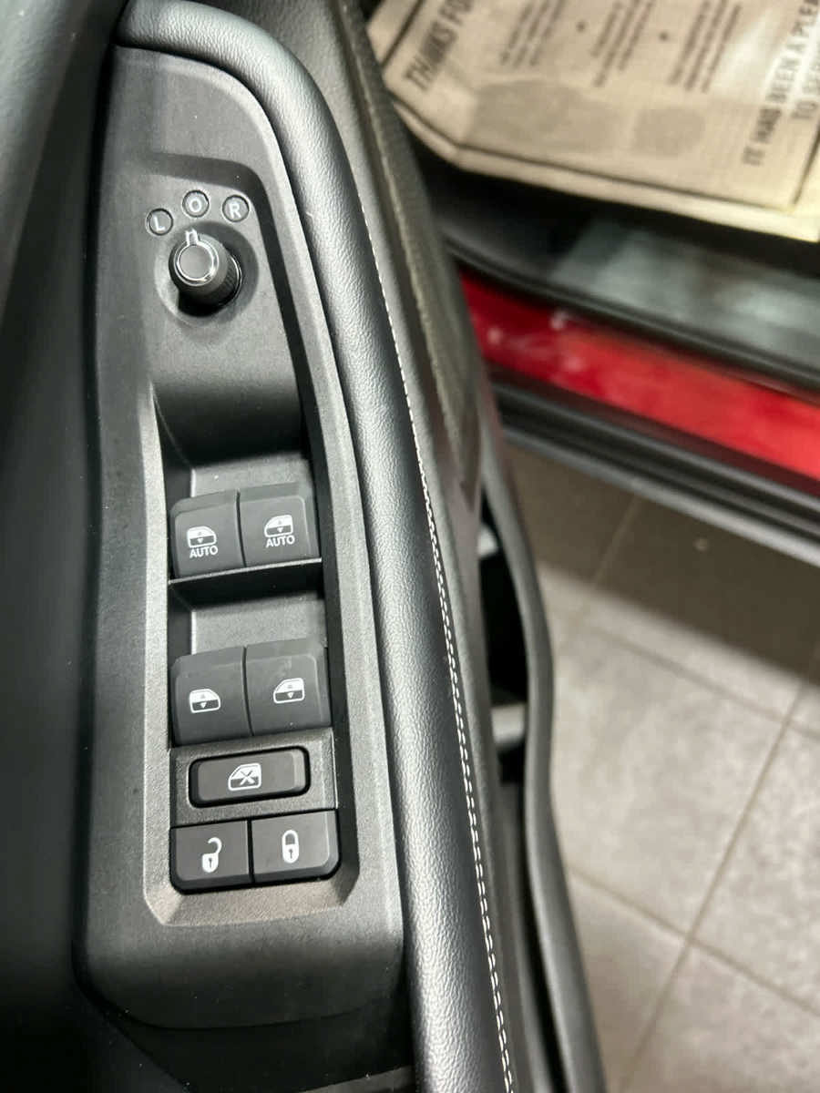 Used 2024 Jeep Grand Cherokee L Altitude AWD/4WD image 22