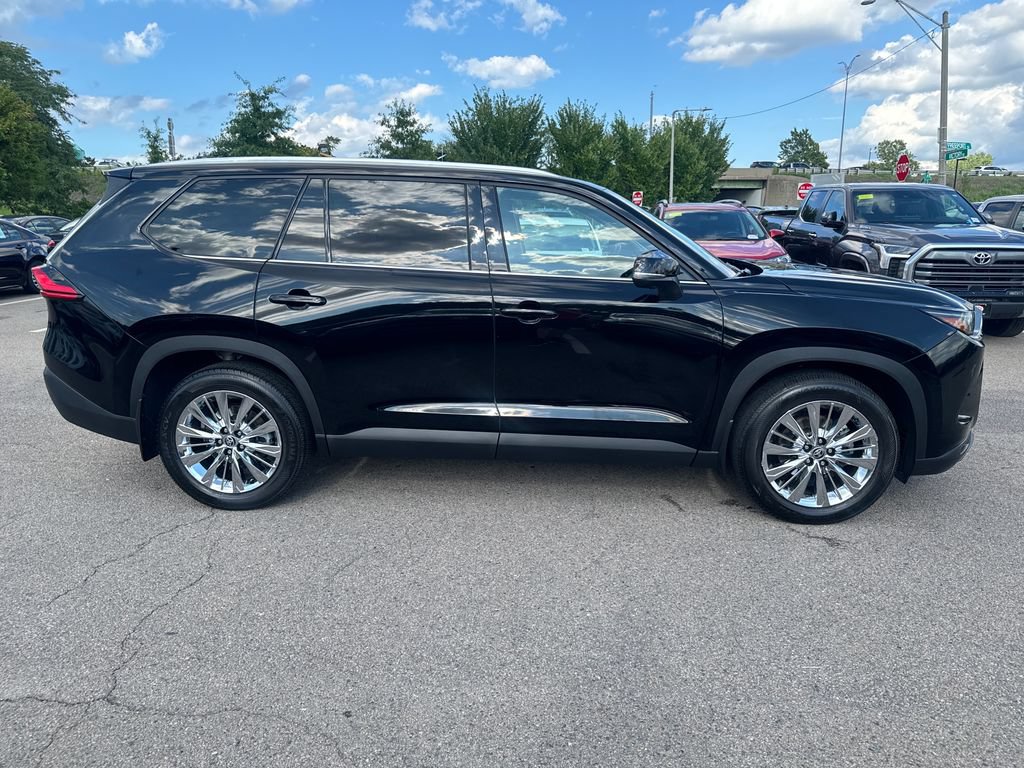 Used 2024 Toyota Grand Highlander AWD image 11