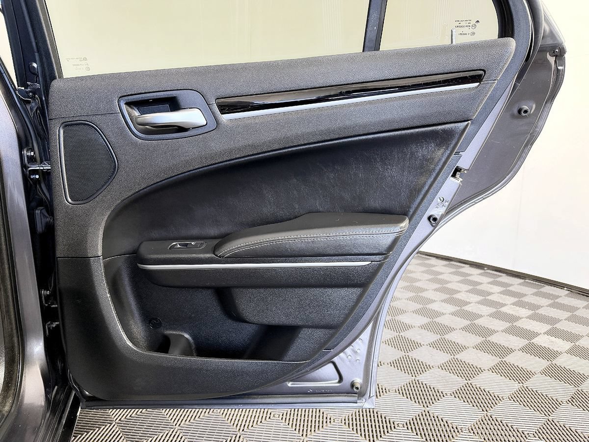 Used 2017 Chrysler 300 S RWD image 36
