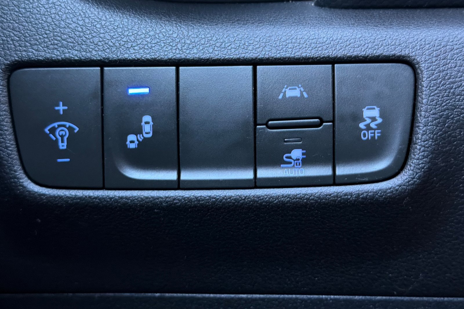 Used 2020 Hyundai Kona Limited image 37