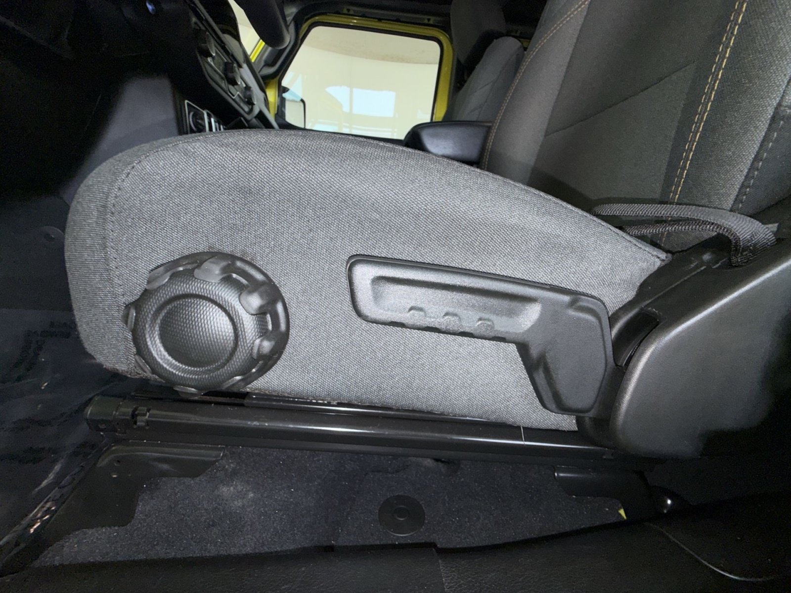 Used 2024 Jeep Wrangler Unlimited w/ Convenience Group AWD/4WD image 14