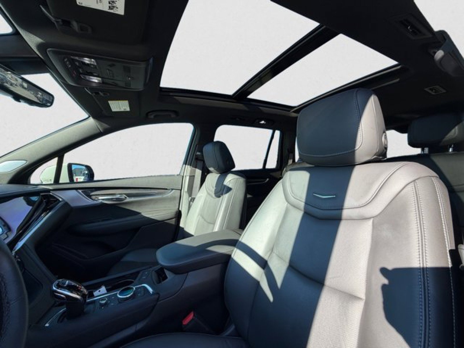 Used 2024 Cadillac XT6 Sport w/ LPO, Onyx Lite Package image 12
