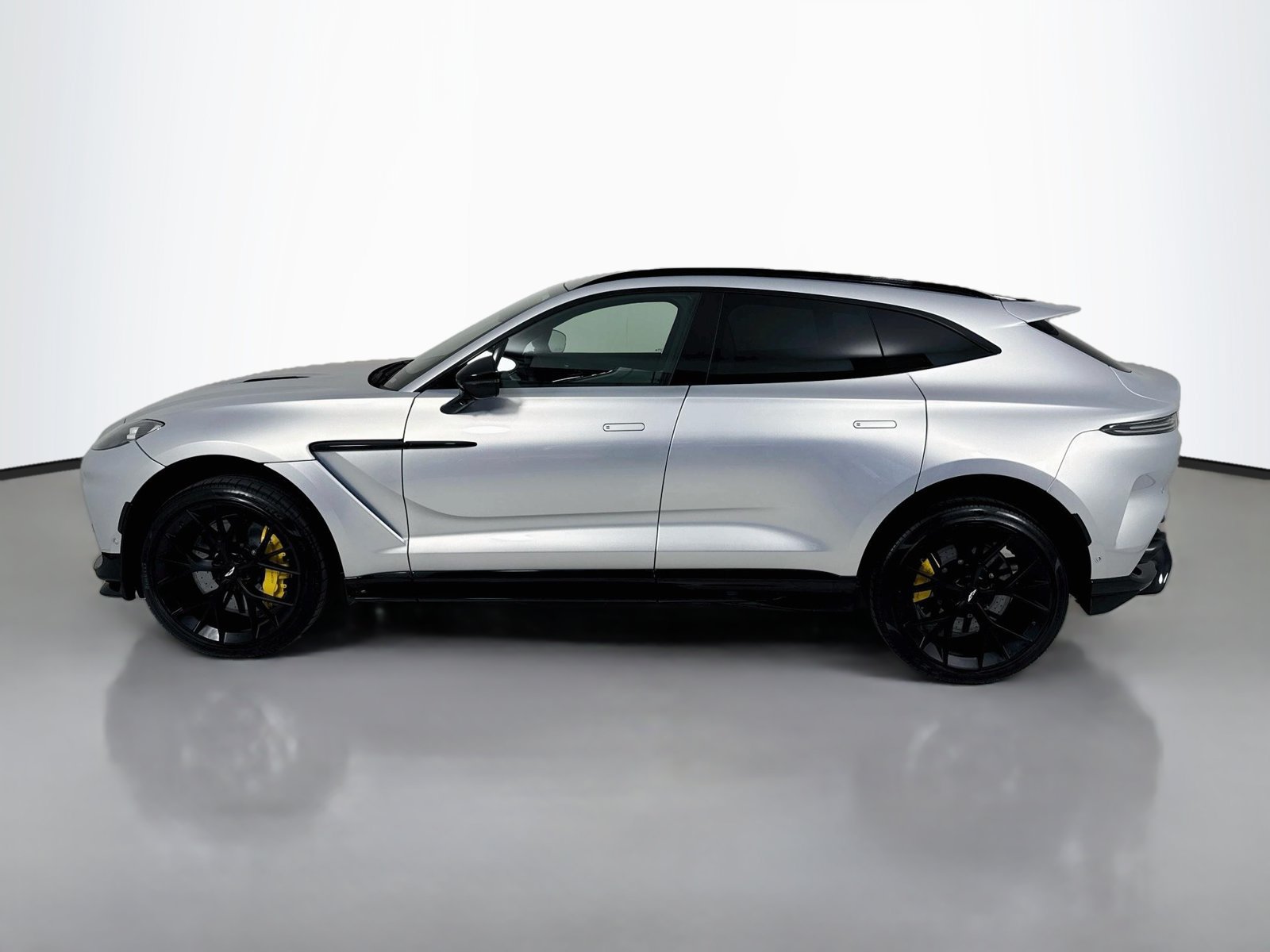 Used 2026 Aston Martin DBX 707 AWD/4WD image 4
