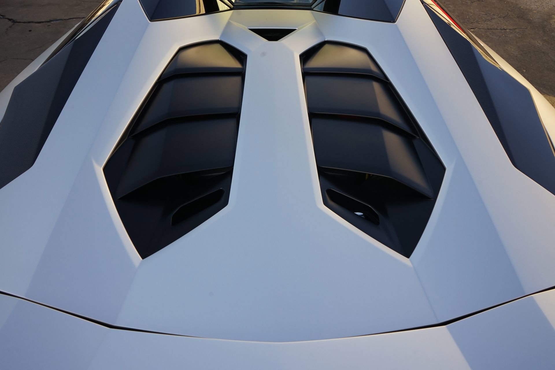 Used 2018 Lamborghini Aventador S image 35