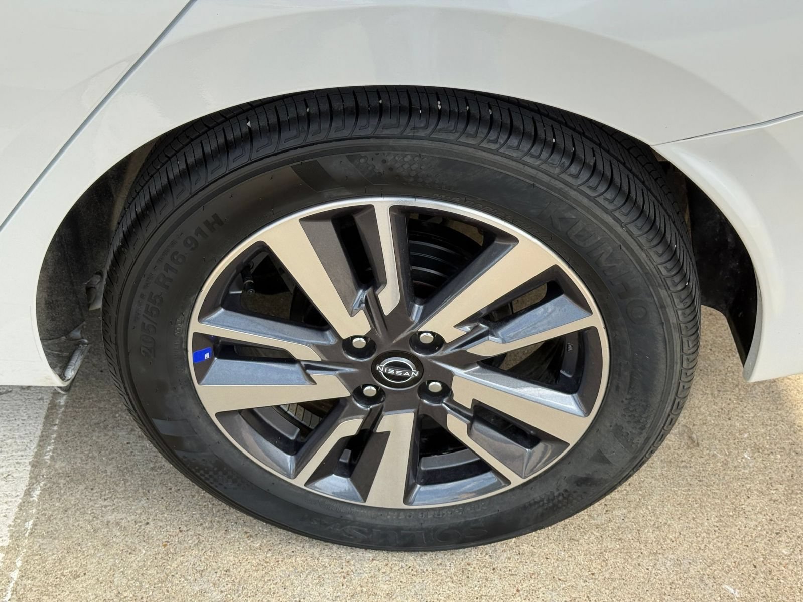 Used 2025 Nissan Versa SV FWD image 25