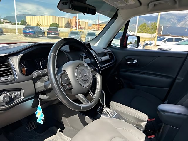 Used 2018 Jeep Renegade Altitude w/ Advanced Technology Group AWD/4WD image 20