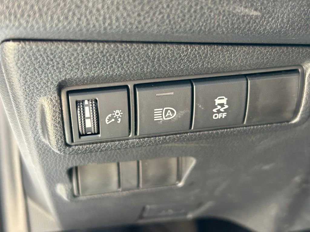 Used 2026 Toyota Corolla Cross LE w/ Moonroof Package FWD image 25