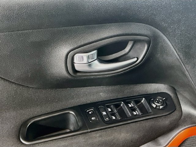 Used 2018 Jeep Renegade Sport w/ Power & Air Group AWD/4WD image 17