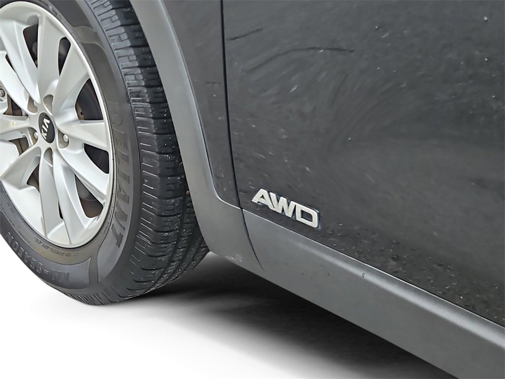 Used 2020 Kia Sorento LX image 18