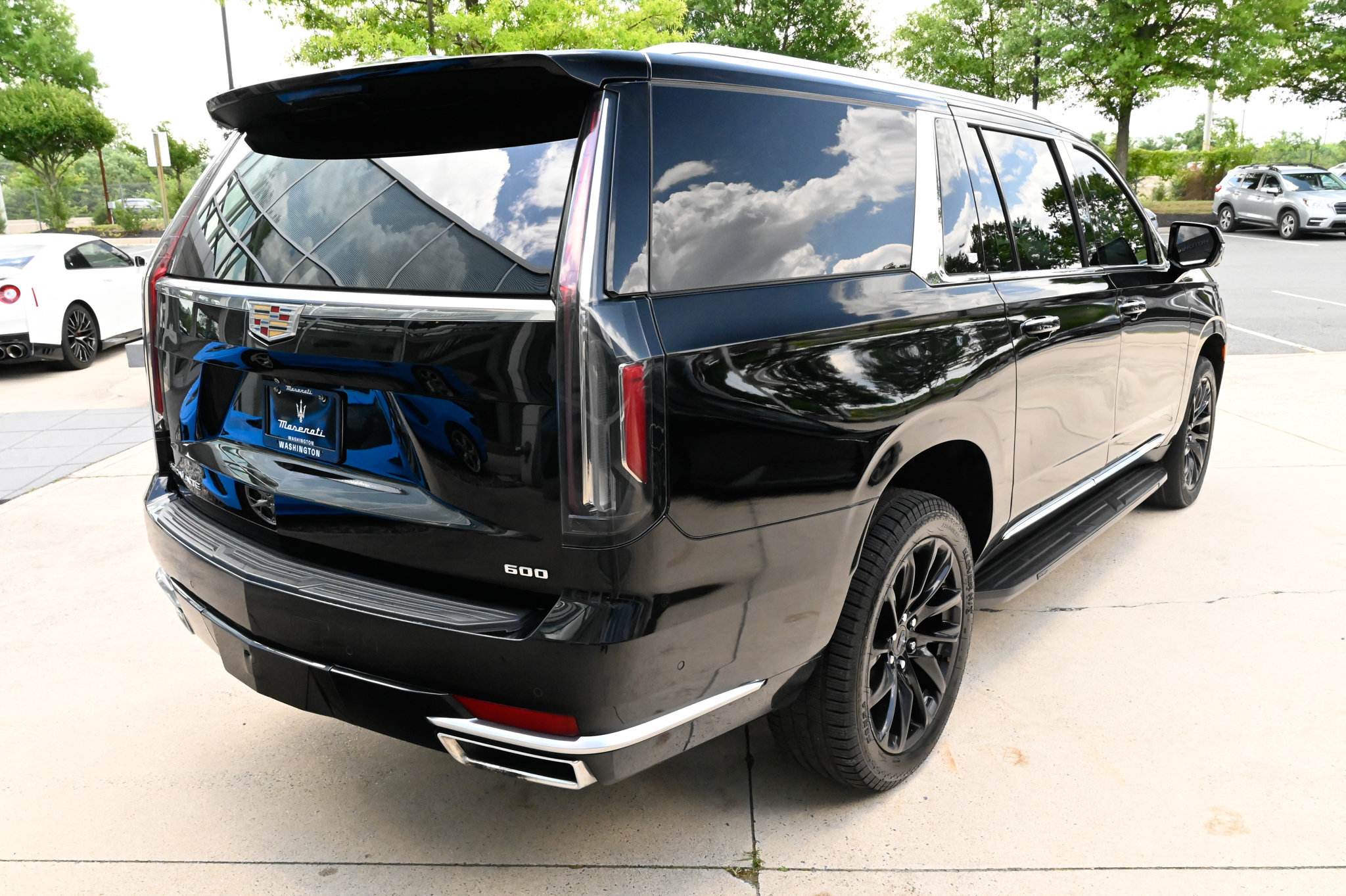 Used 2021 Cadillac Escalade ESV Premium Luxury AWD/4WD image 5
