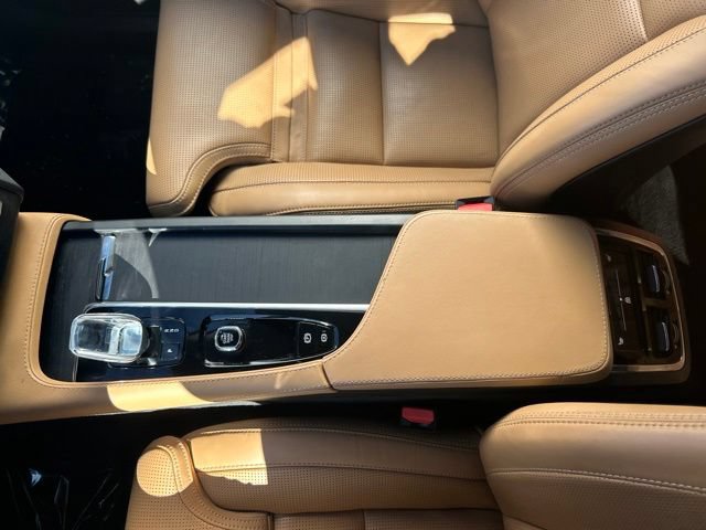 Certified 2023 Volvo XC90 B6 Ultimate w/ Protection Package Premier AWD/4WD image 27