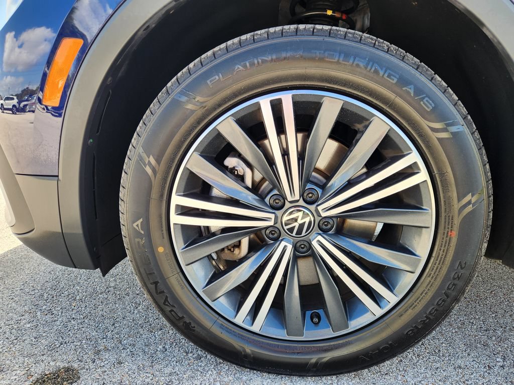 Certified 2024 Volkswagen Tiguan Wolfsburg Edition AWD/4WD image 7