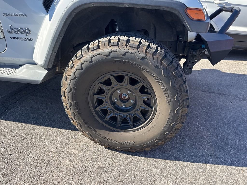 Used 2019 Jeep Wrangler Unlimited Sahara image 4
