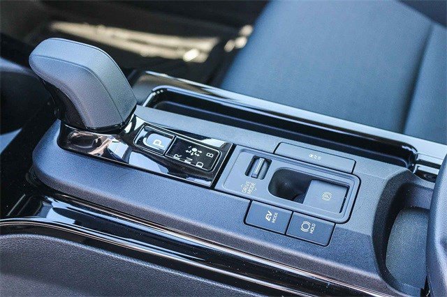 Certified 2024 Toyota Prius LE image 20