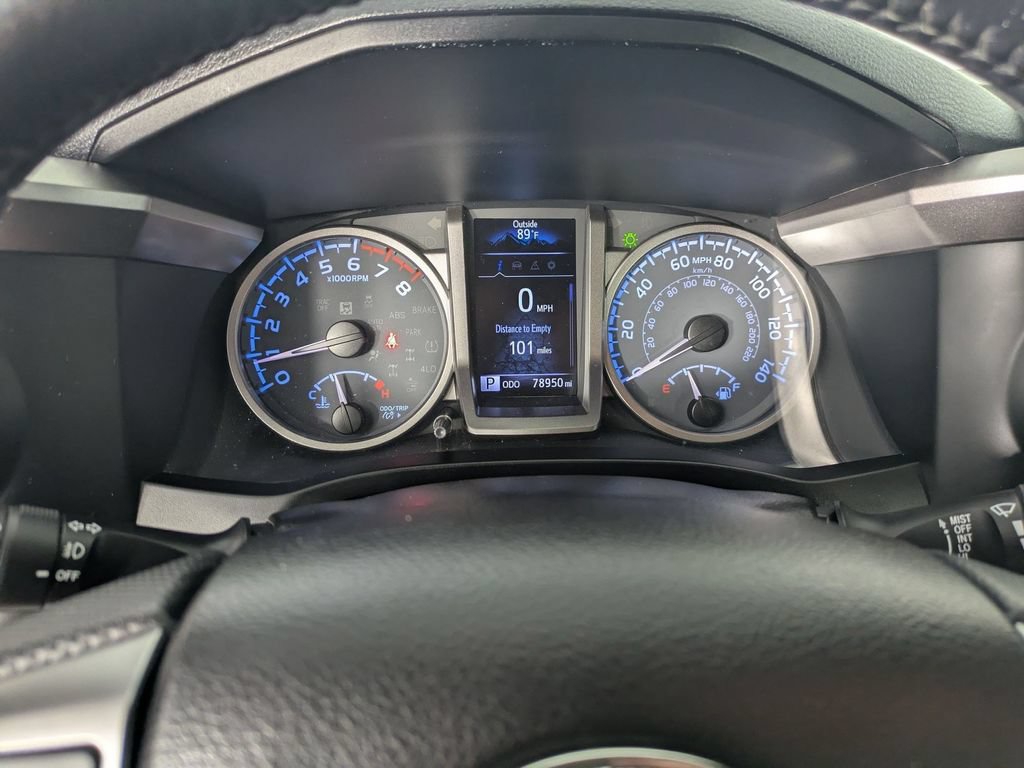 Used 2021 Toyota Tacoma SR5 RWD image 17