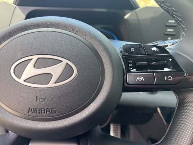 Used 2025 Hyundai Elantra Sport FWD image 37