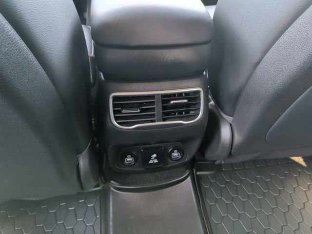 Used 2022 Hyundai Santa Fe Limited image 18