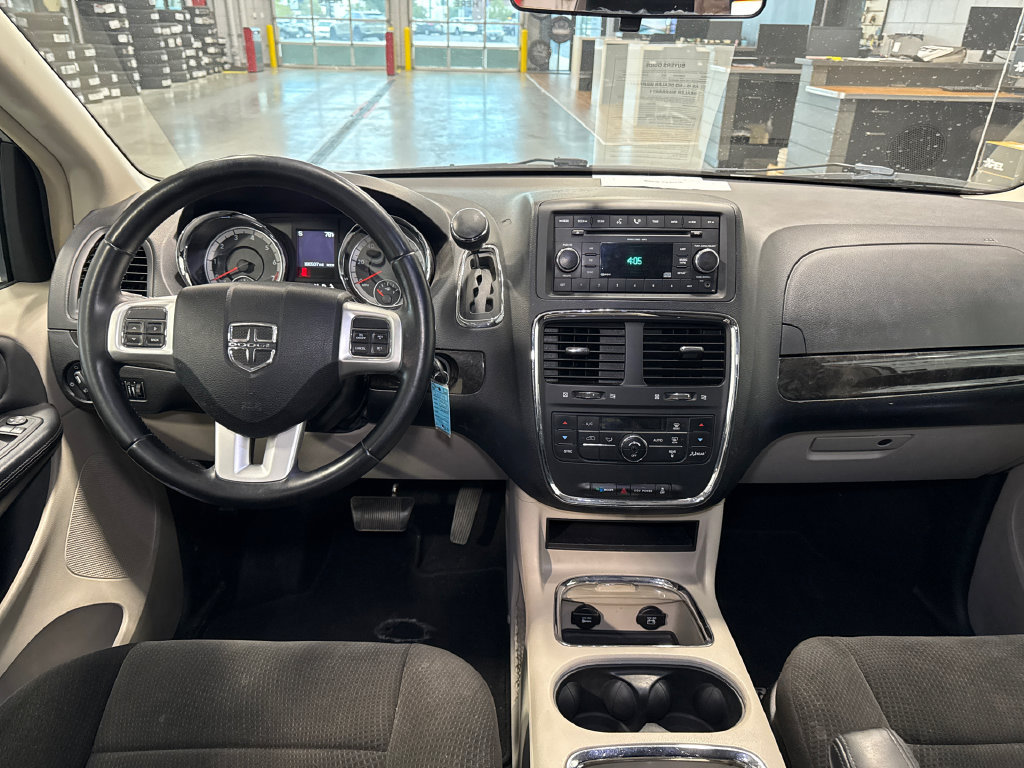 Used 2012 Dodge Grand Caravan Crew FWD image 9