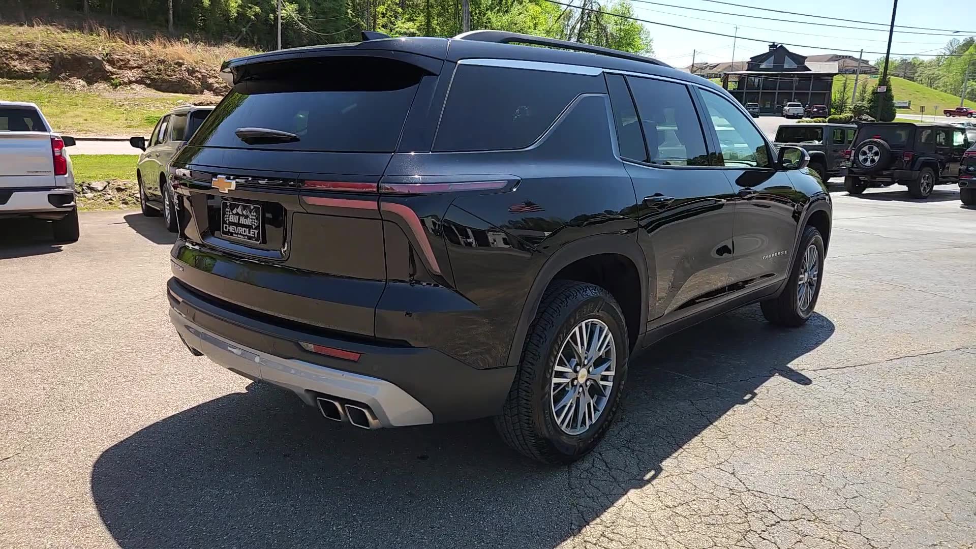 Used 2025 Chevrolet Traverse LT image 5