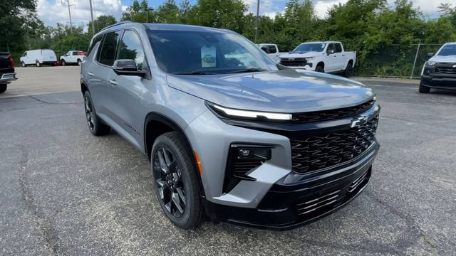 New 2026 Chevrolet Traverse RS w/ LPO, Floor Liner Package AWD/4WD image 4