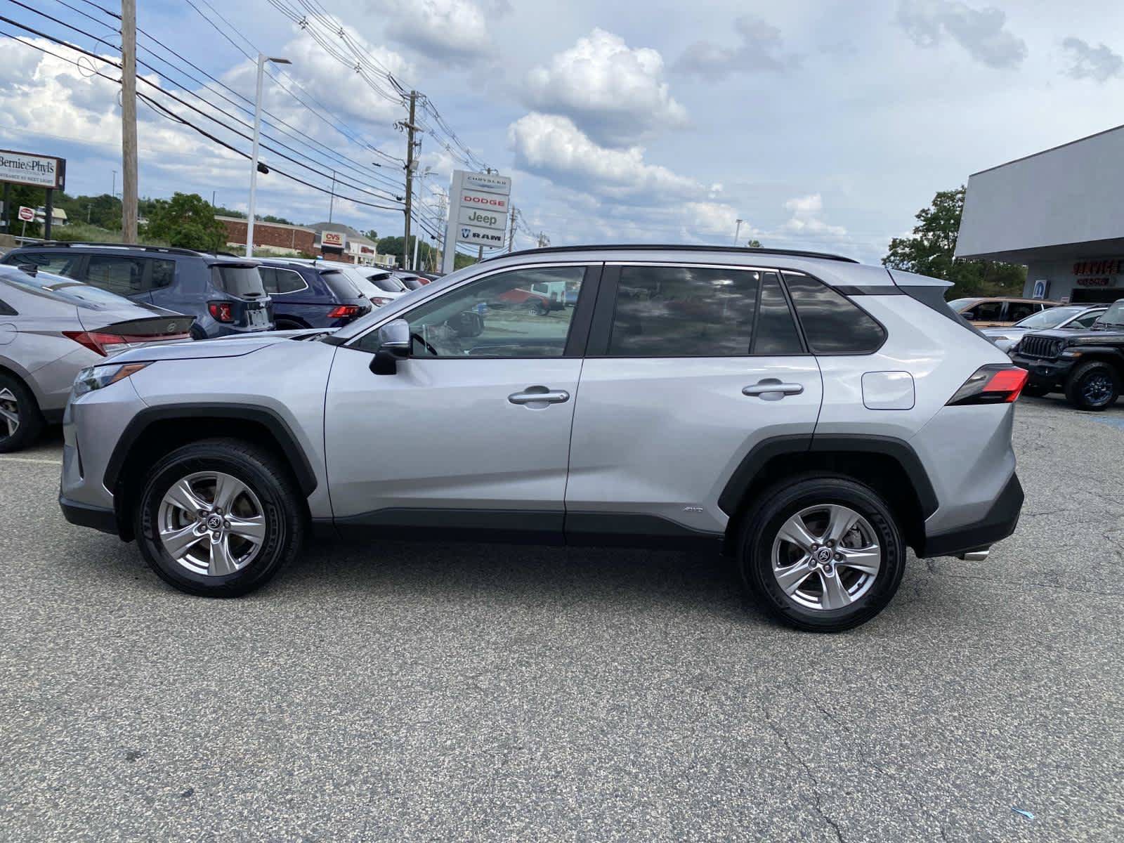 Used 2023 Toyota RAV4 XLE w/ Convenience Package AWD/4WD image 9