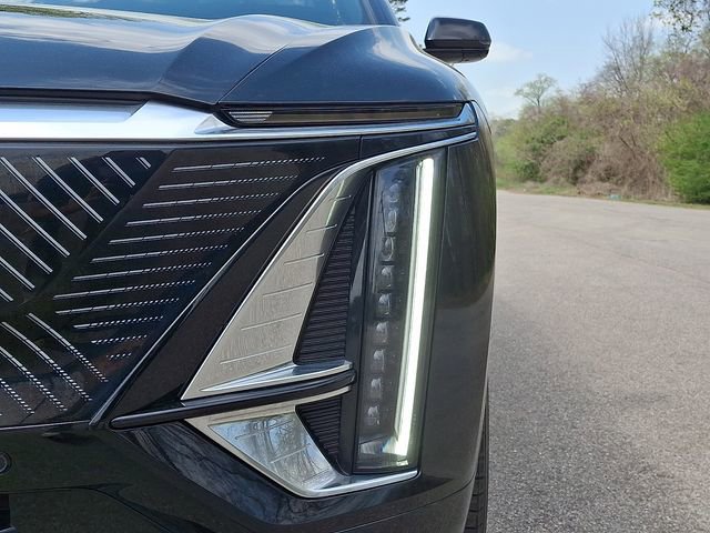 Used 2024 Cadillac Lyriq Luxury w/ LPO, Floor Liner Package image 11