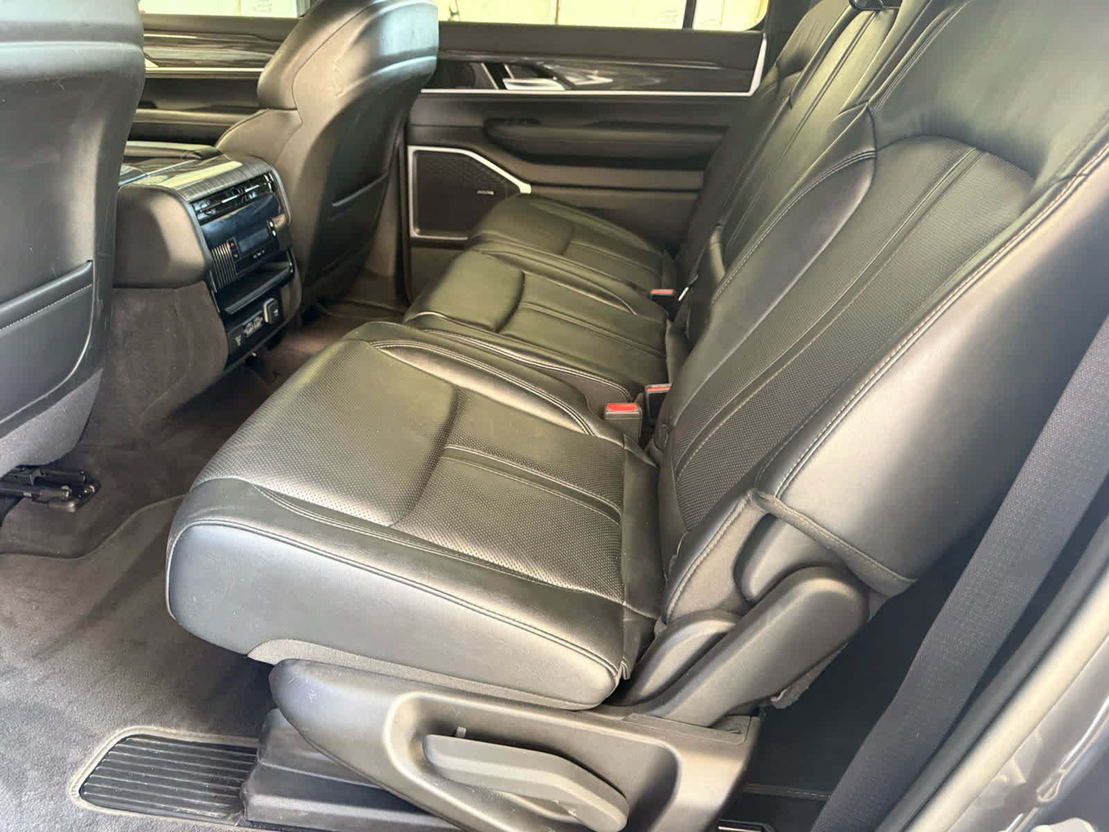Used 2022 Jeep Wagoneer Series II w/ Premium Group I AWD/4WD image 5