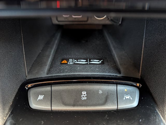 Used 2023 Chevrolet Bolt EUV LT w/ Comfort Package image 25