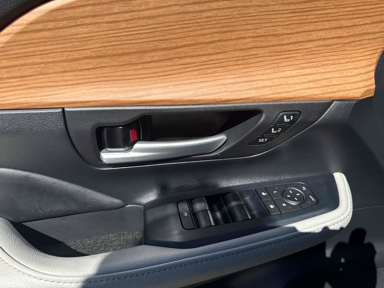 Used 2024 Toyota Grand Highlander Limited image 22