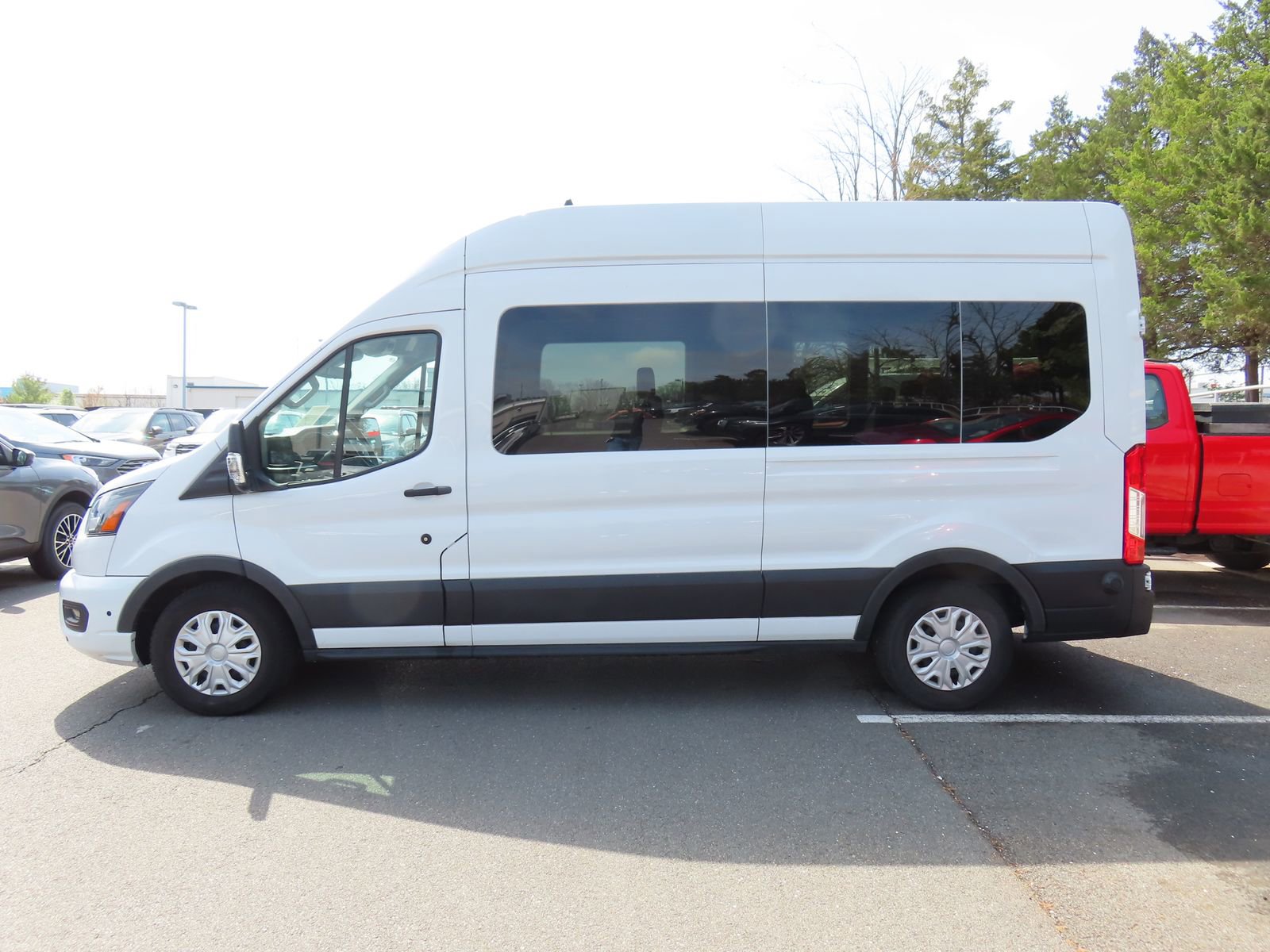 Used 2024 Ford Transit 350 XLT image 8