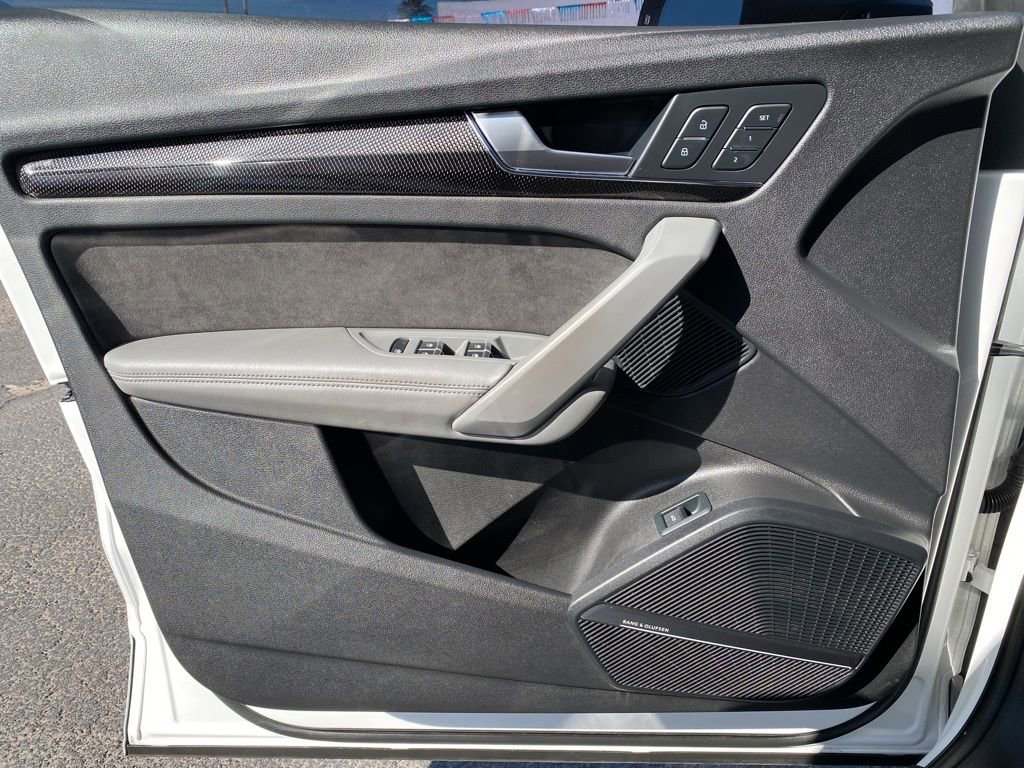 Used 2018 Audi SQ5 Premium Plus w/ Navigation Package image 38