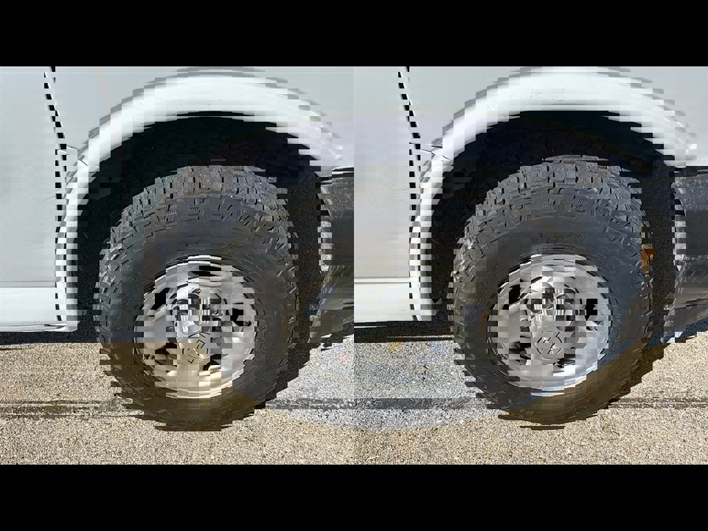 Used 2022 Chevrolet Express 2500 Extended image 24