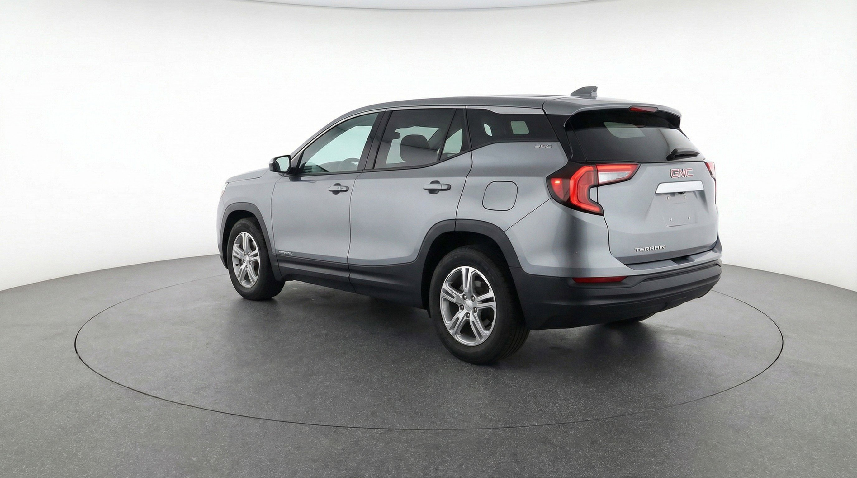 Used 2024 GMC Terrain SLE image 6