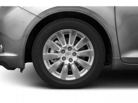 Used 2015 Toyota Sienna L image 11