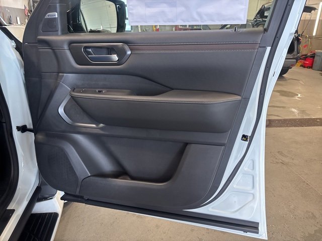 New 2026 Nissan Armada Platinum Reserve image 10