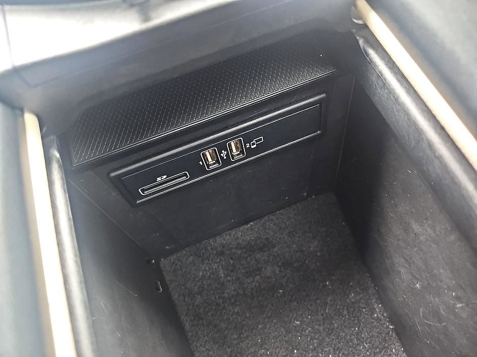 Used 2019 Mercedes-Benz GLC 300 4MATIC image 23