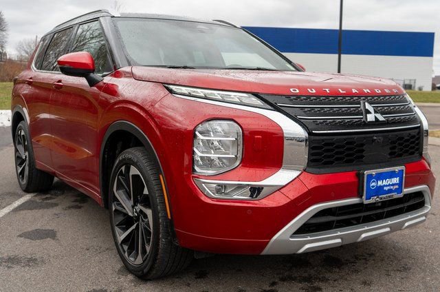 Used 2023 Mitsubishi Outlander AWD image 4
