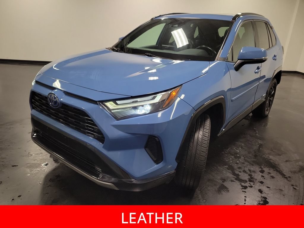 Used 2022 Toyota RAV4 SE w/ Convenience Package AWD/4WD image 4